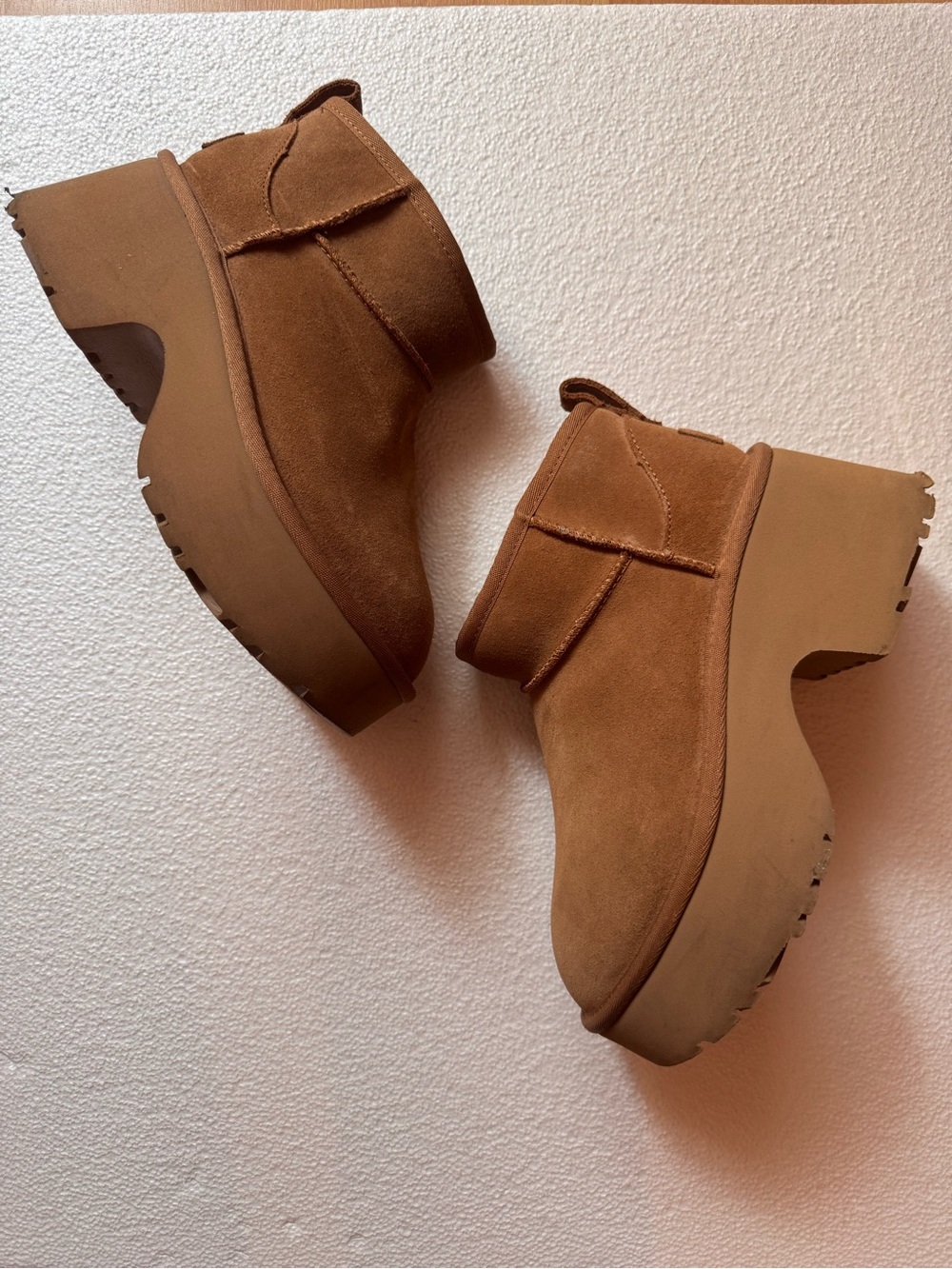 UGG Classic Ultra Mini New Heights Boot in Size 7 in EUC